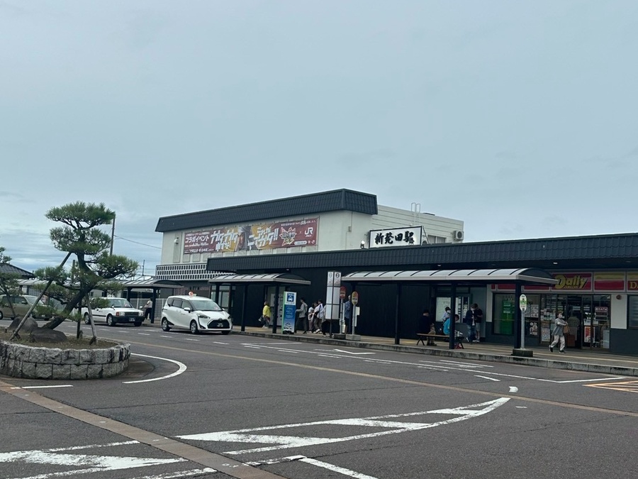 新発田駅前の様子