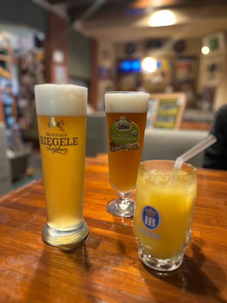 ドイツビールとオレンジジュース